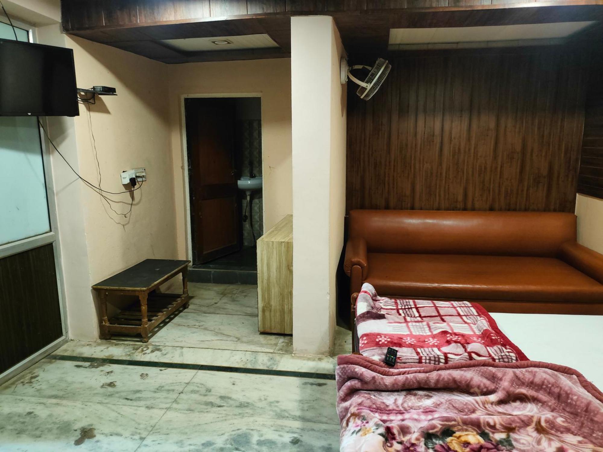 Sgh Guest House Матура Екстериор снимка