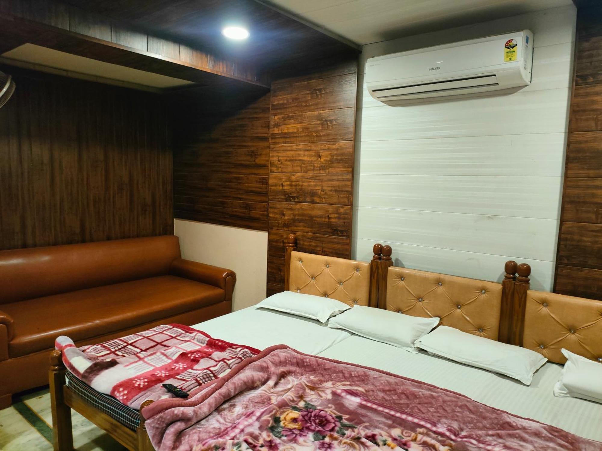 Sgh Guest House Матура Екстериор снимка